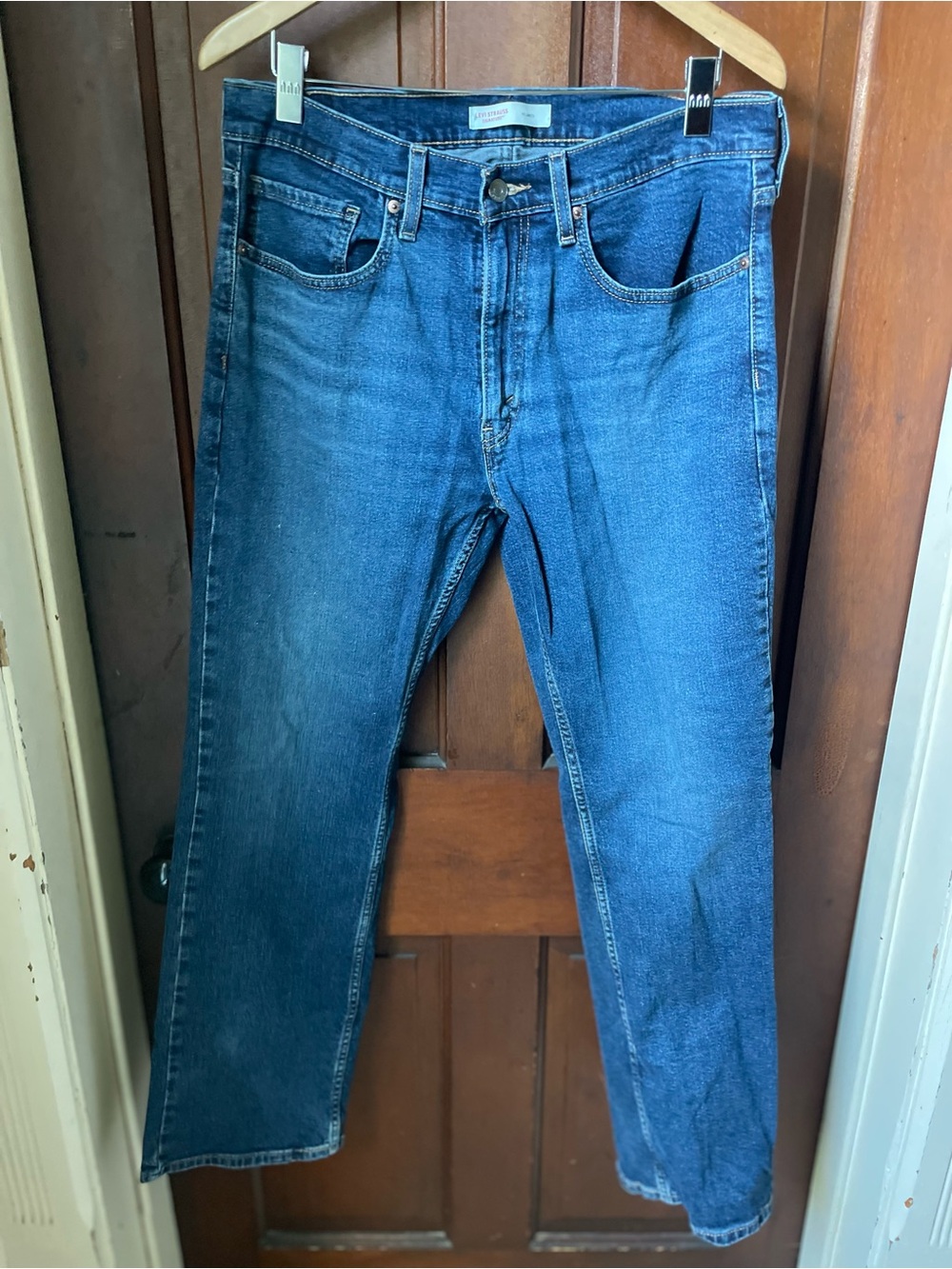 Levi Strauss men's size 34 x 32 relaxed jeans